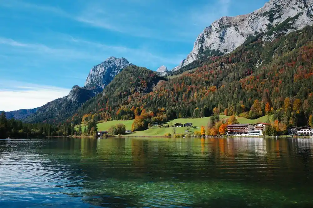 Salzburgi alpesi környezet és hegyi tavak